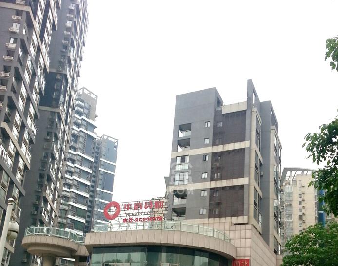 华韵城市海岸:周边交通路网发达,生活,娱乐,教育,医疗