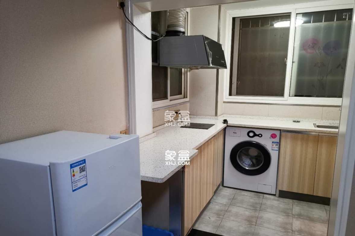 嘉盛华庭(一期、二期、三期) 1室1厅1卫 1300.0元/月 嘉盛华庭(一期、二期、三期) 1室1厅1卫 1300.0元/月室内图