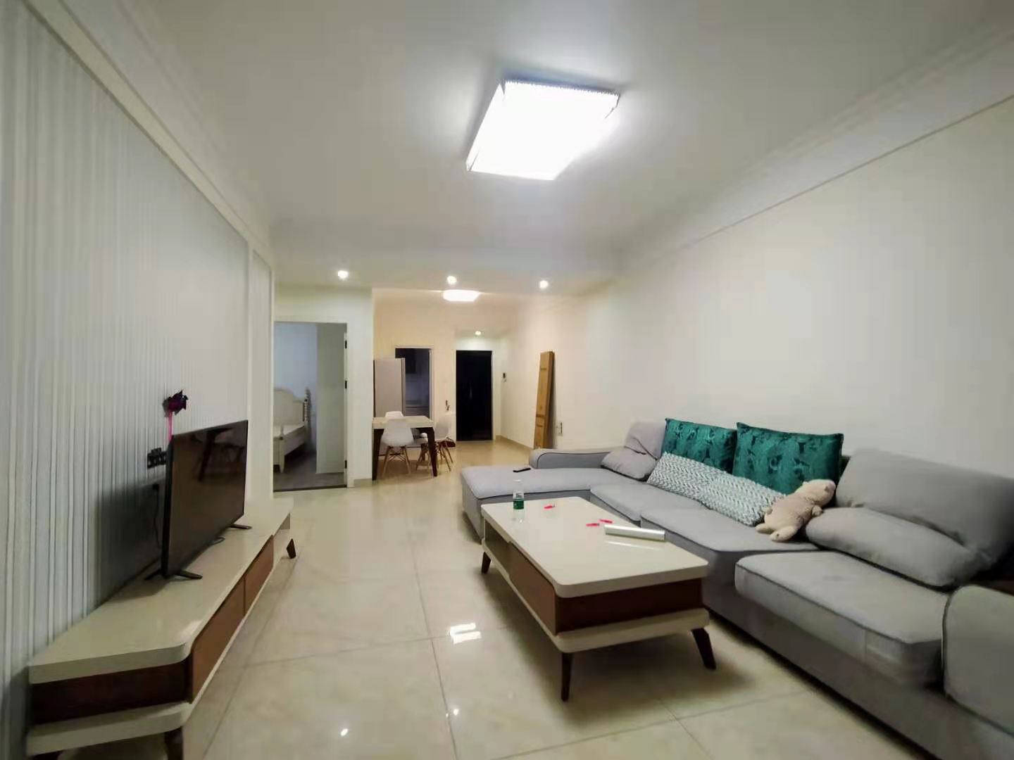 慢步江湾 2室2厅1卫 2500.0元/月 慢步江湾 2室2厅1卫 2500.0元/月室内图