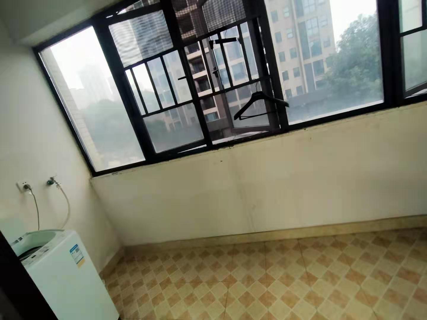 慢步江湾 2室2厅1卫 2500.0元/月 慢步江湾 2室2厅1卫 2500.0元/月室内图