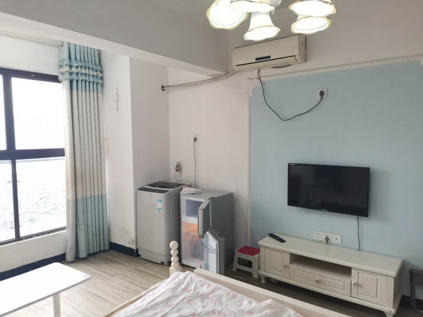 达美D6区  1室1厅1卫    1700.0元/月室内图1