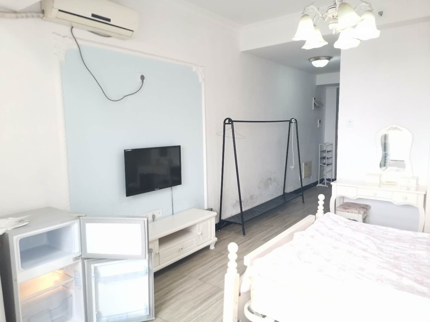 达美D6区  1室1厅1卫    1700.0元/月室内图