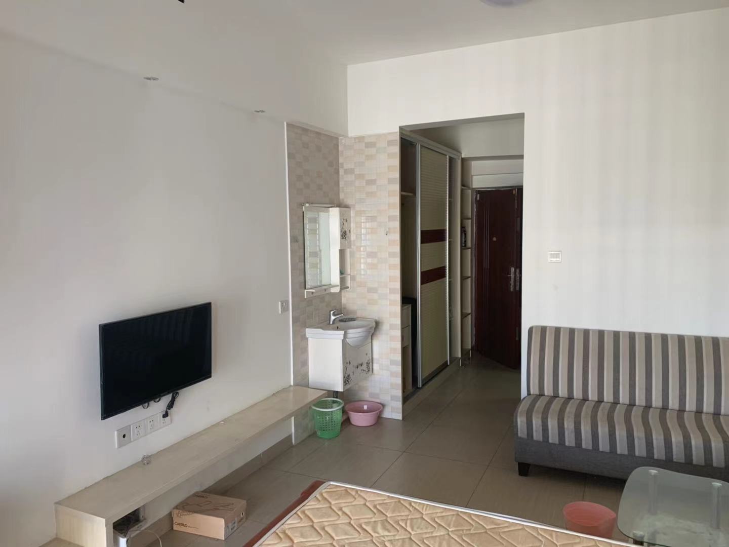 达美D6区 1室1厅1卫 1600.0元/月 达美D6区 1室1厅1卫 1600.0元/月室内图