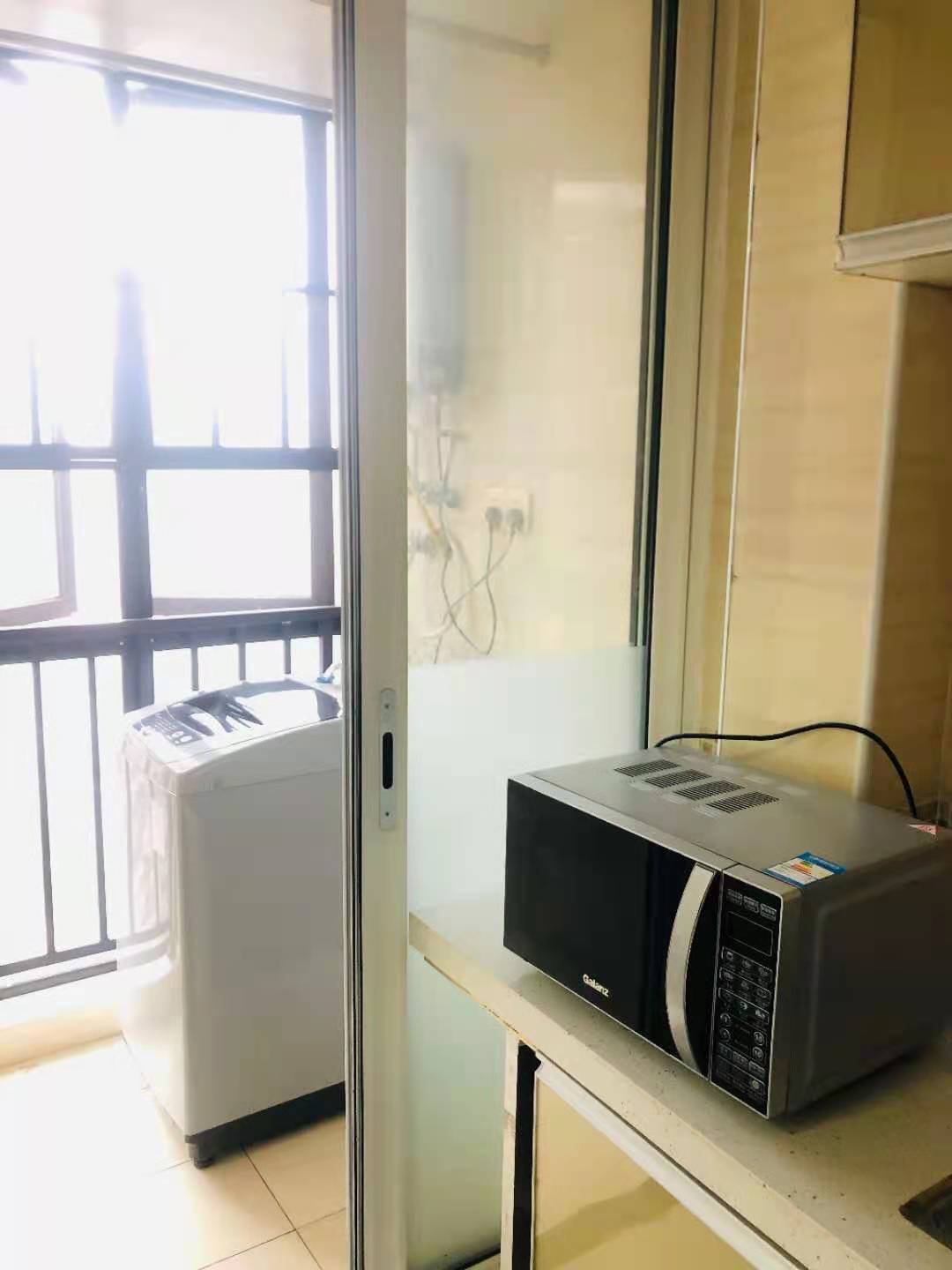 荣悦台 1室1厅1卫 2100.0元/月 荣悦台 1室1厅1卫 2100.0元/月室内图