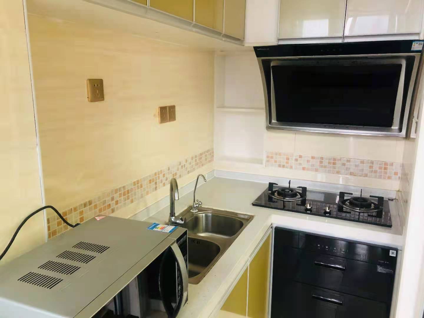 荣悦台 1室1厅1卫 2100.0元/月 荣悦台 1室1厅1卫 2100.0元/月室内图