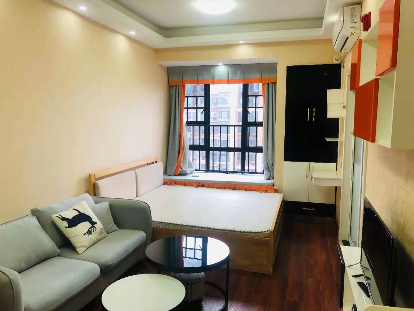 荣悦台 1室1厅1卫 2100.0元/月 荣悦台 1室1厅1卫 2100.0元/月室内图