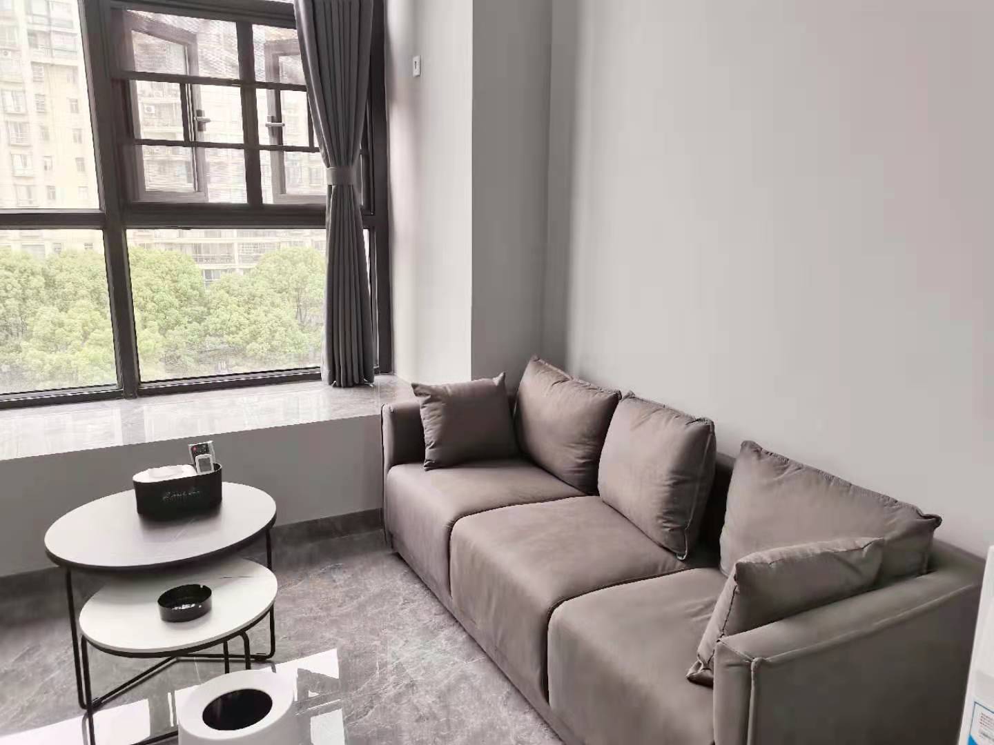 弘坤云寓  1室1厅1卫    2800.0元/月 弘坤云寓  1室1厅1卫    2800.0元/月室内图