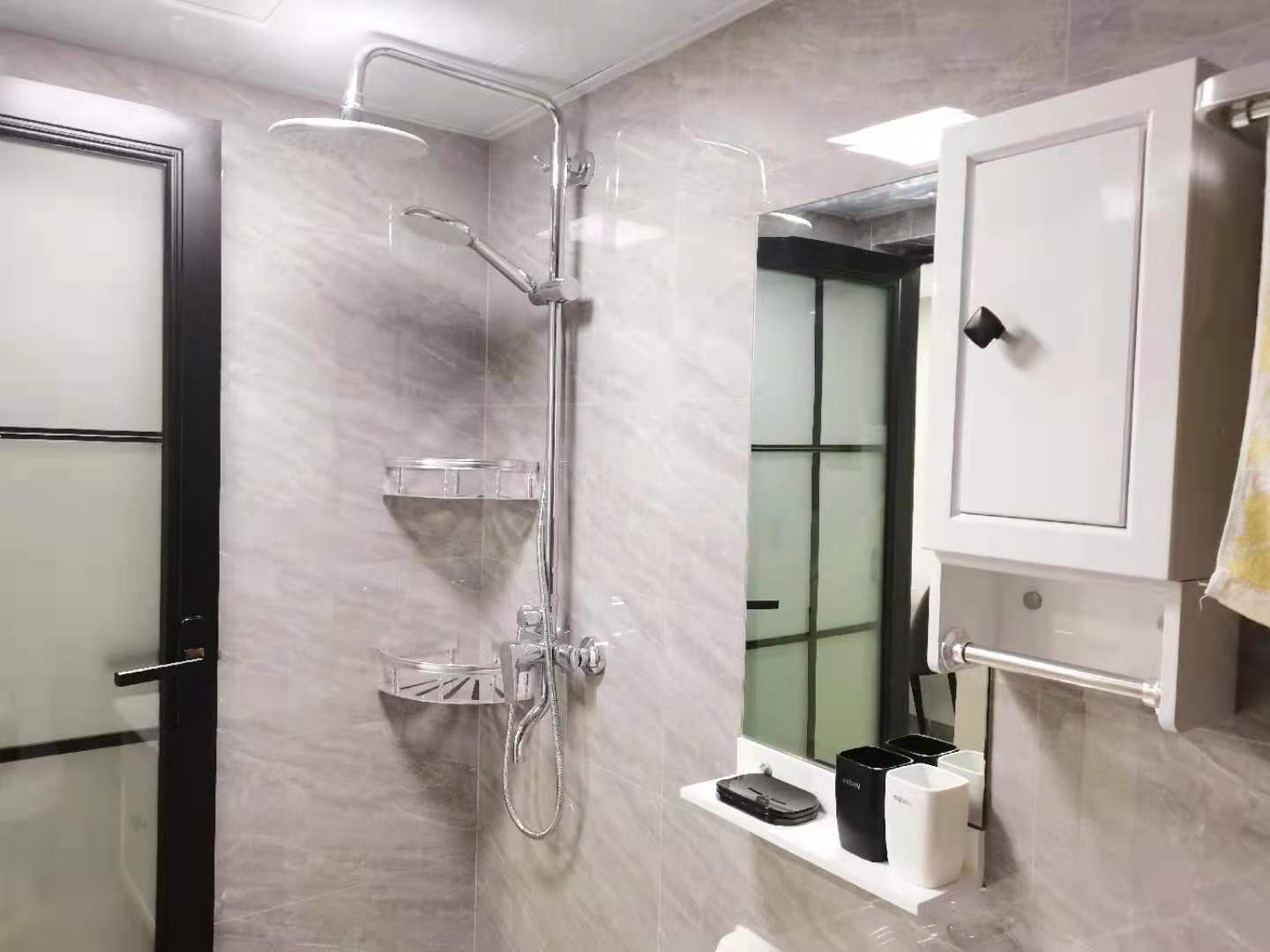 弘坤云寓  1室1厅1卫    2800.0元/月室内图