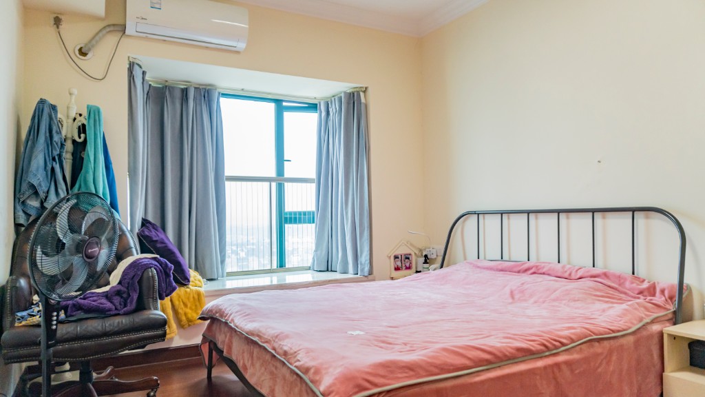 恒大绿洲 2室2厅1卫 56.8万 恒大绿洲 2室2厅1卫 56.8万客厅