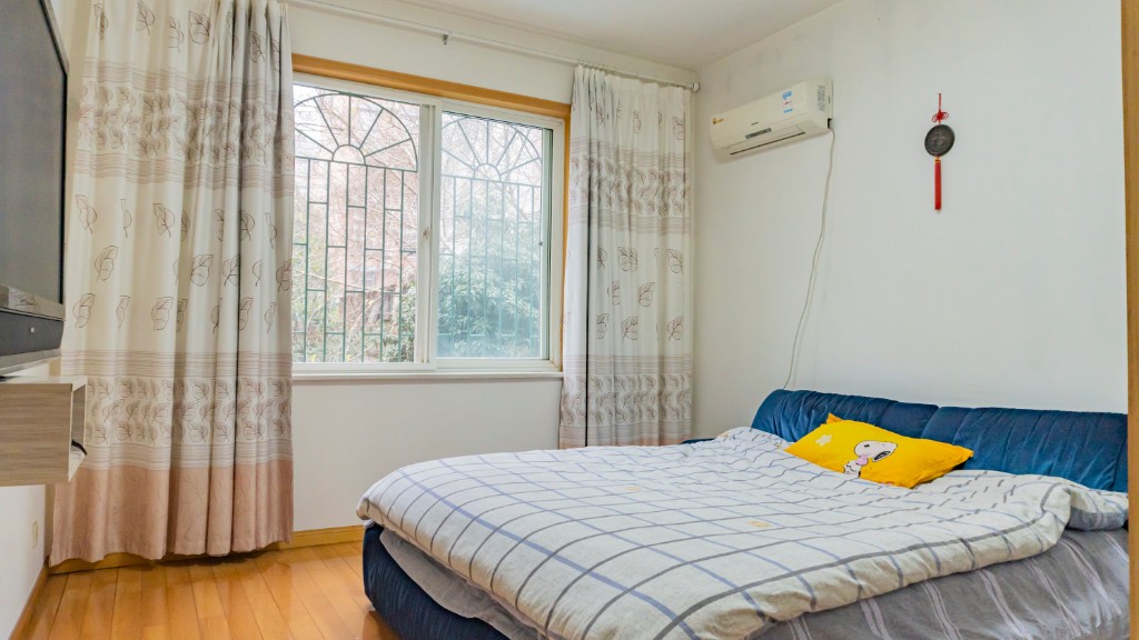 农业银行家属区 4室2厅2卫 98.0万 农业银行家属区 4室2厅2卫 98.0万客厅