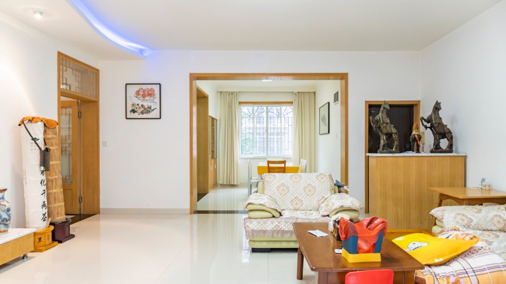 农业银行家属区 4室2厅2卫 98.0万 农业银行家属区 4室2厅2卫 98.0万客厅