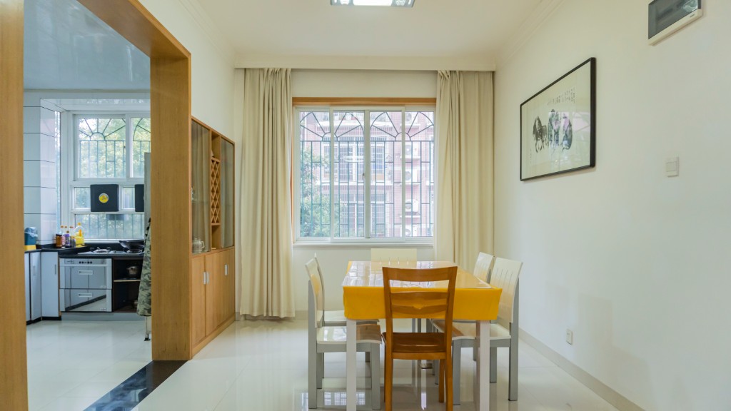 农业银行家属区 4室2厅2卫 98.0万 农业银行家属区 4室2厅2卫 98.0万客厅