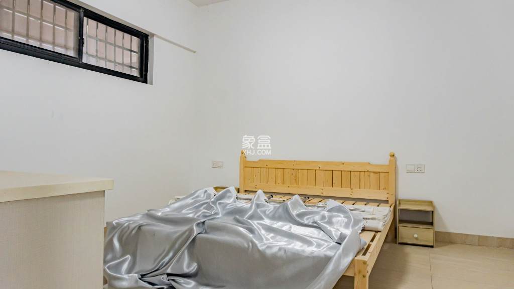 上城世家 2室1厅1卫 60.00万 上城世家 2室1厅1卫 60.00万客厅