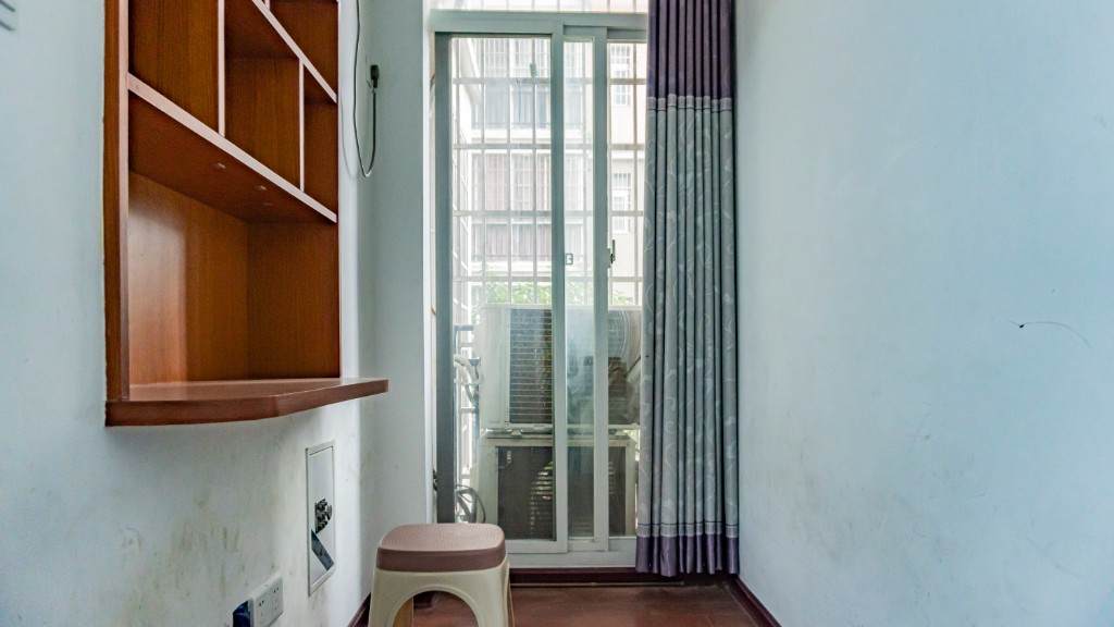 学府花园(文苑瑞景) 2室1厅1卫 48.0万 学府花园(文苑瑞景) 2室1厅1卫 48.0万客厅