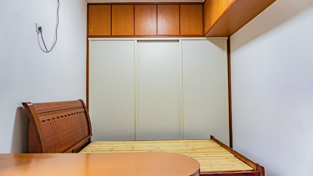 学府花园(文苑瑞景) 2室1厅1卫 48.0万 学府花园(文苑瑞景) 2室1厅1卫 48.0万客厅