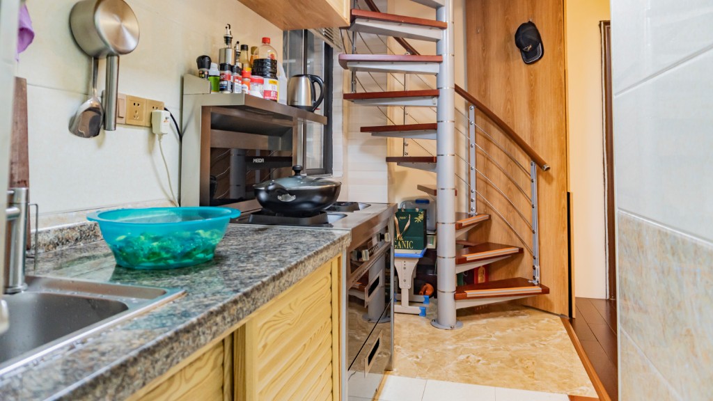 滨江花园  1室1厅1卫   22.80万 滨江花园  1室1厅1卫   22.80万客厅