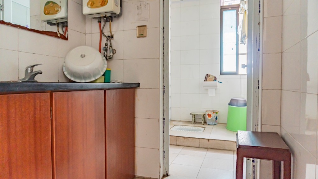 大码头办事处 3室2厅2卫 39.8万 大码头办事处 3室2厅2卫 39.8万客厅