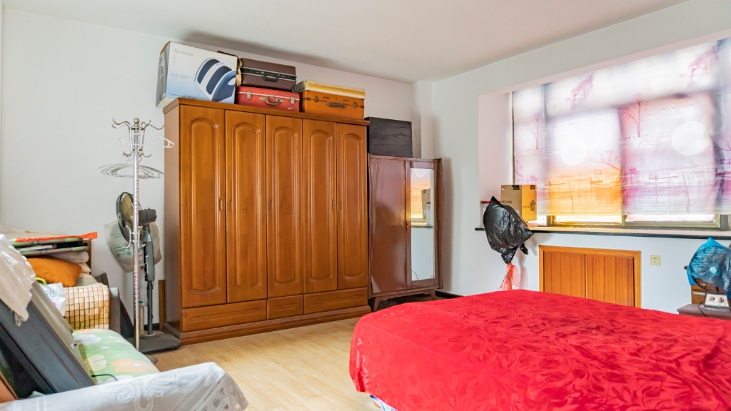 大码头办事处 3室2厅2卫 39.8万 大码头办事处 3室2厅2卫 39.8万客厅