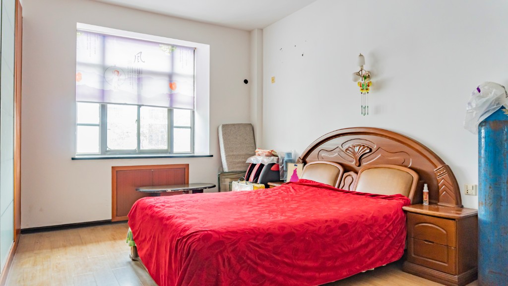 大码头办事处 3室2厅2卫 39.8万 大码头办事处 3室2厅2卫 39.8万客厅