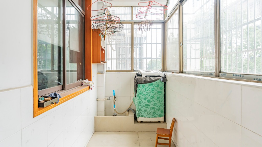 大码头办事处 3室2厅2卫 39.8万 大码头办事处 3室2厅2卫 39.8万客厅