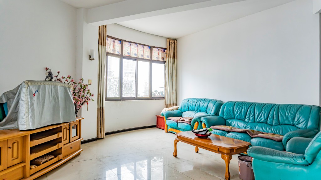 大码头办事处 3室2厅2卫 39.8万 大码头办事处 3室2厅2卫 39.8万客厅