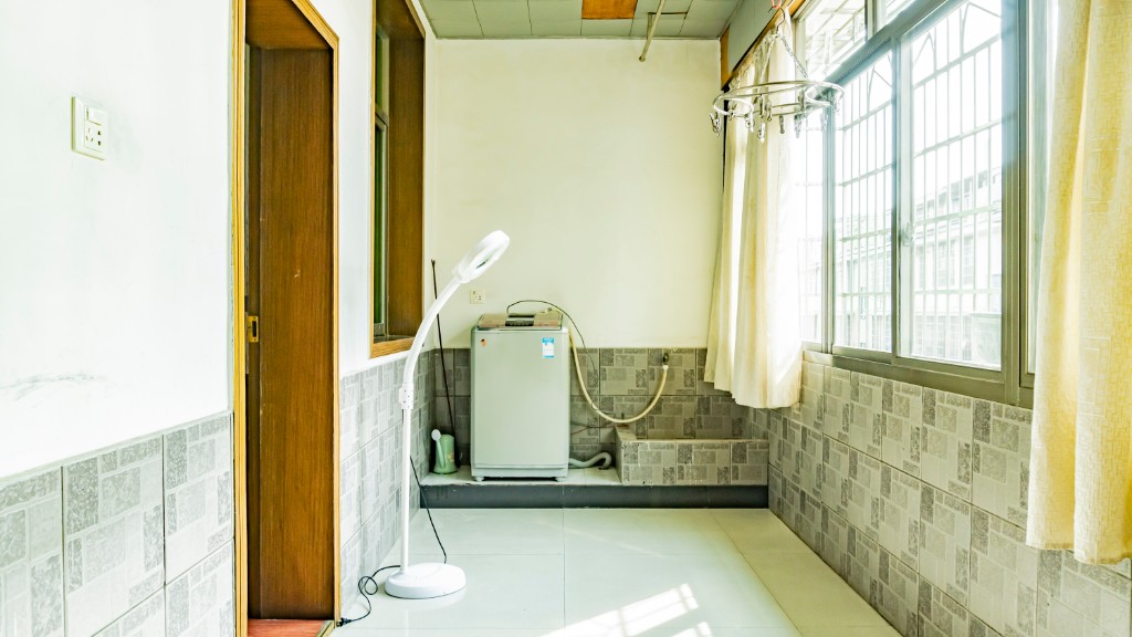 制革小区 3室2厅2卫 32.80万 制革小区 3室2厅2卫 32.80万客厅