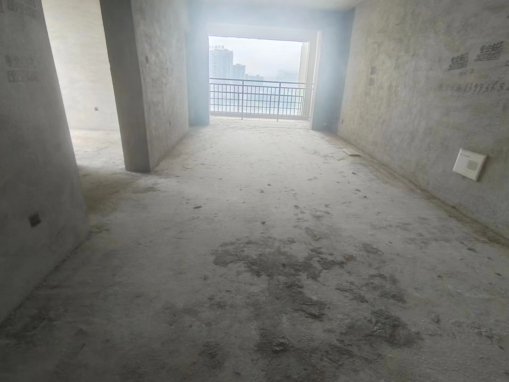 大汉资江城 3室2厅1卫 52.80万 大汉资江城 3室2厅1卫 52.80万客厅