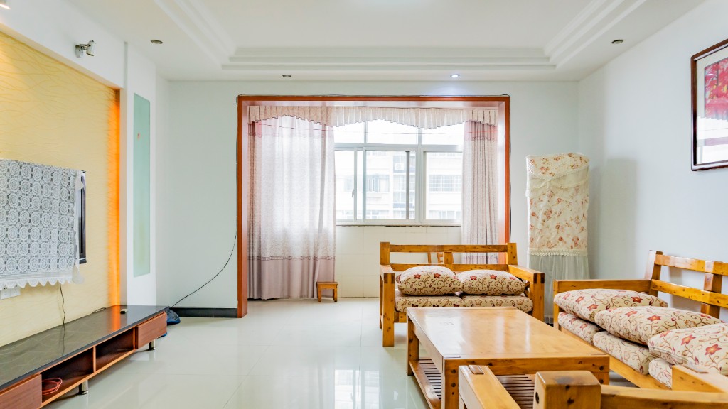 昌富城上城  3室2厅2卫   55.00万 昌富城上城  3室2厅2卫   55.00万客厅