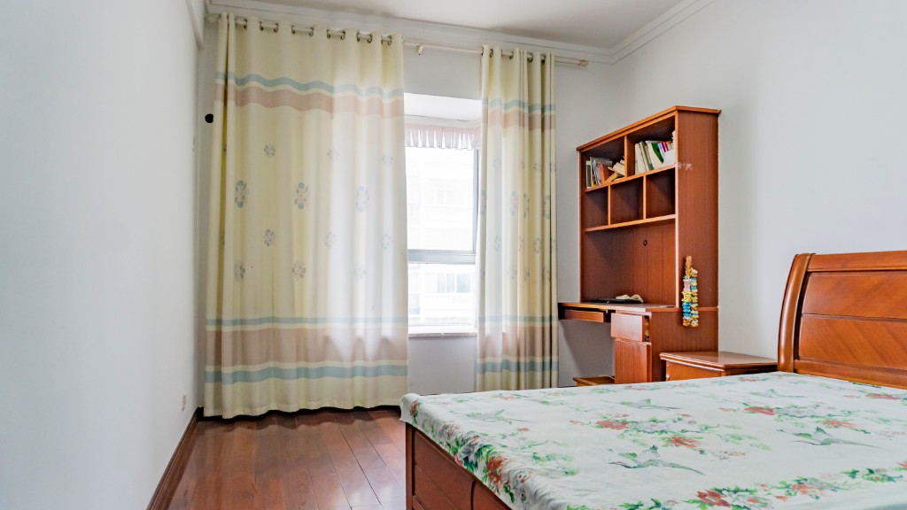 昌富城上城  3室2厅2卫   55.00万 昌富城上城  3室2厅2卫   55.00万客厅