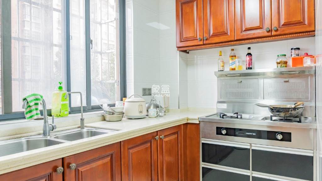 滨江花园 3室2厅2卫 69.00万 滨江花园 3室2厅2卫 69.00万客厅