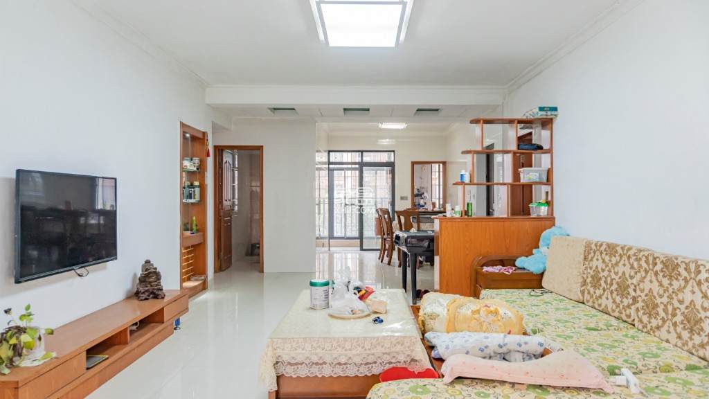 滨江花园 3室2厅2卫 69.00万 滨江花园 3室2厅2卫 69.00万客厅