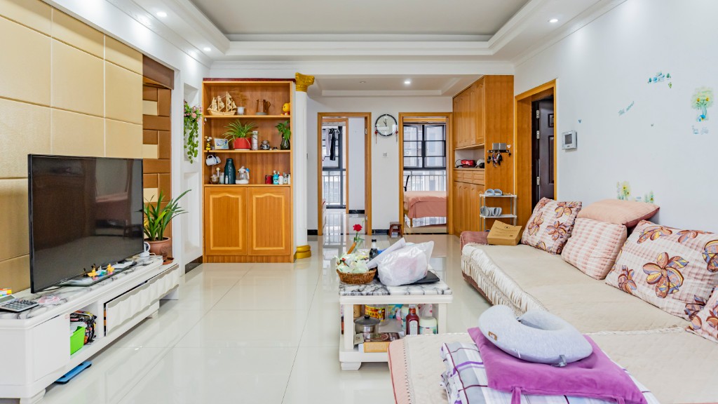 太一御江城  3室2厅2卫   108.00万 太一御江城  3室2厅2卫   108.00万客厅