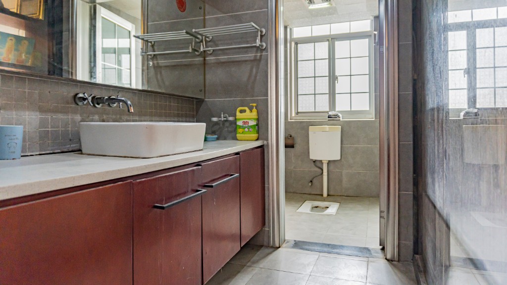 卧龙港  3室2厅2卫    53.0万 卧龙港  3室2厅2卫    53.0万客厅