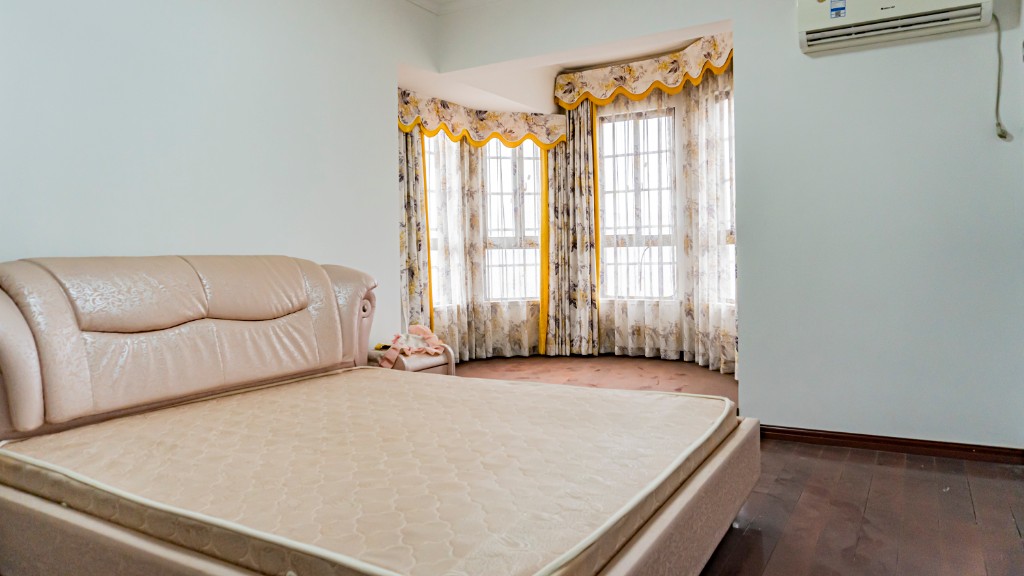 上城世家 3室2厅2卫 92.00万 上城世家 3室2厅2卫 92.00万客厅