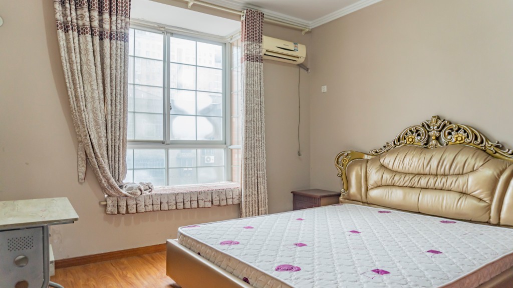 卧龙港  3室2厅2卫    53.0万 卧龙港  3室2厅2卫    53.0万客厅