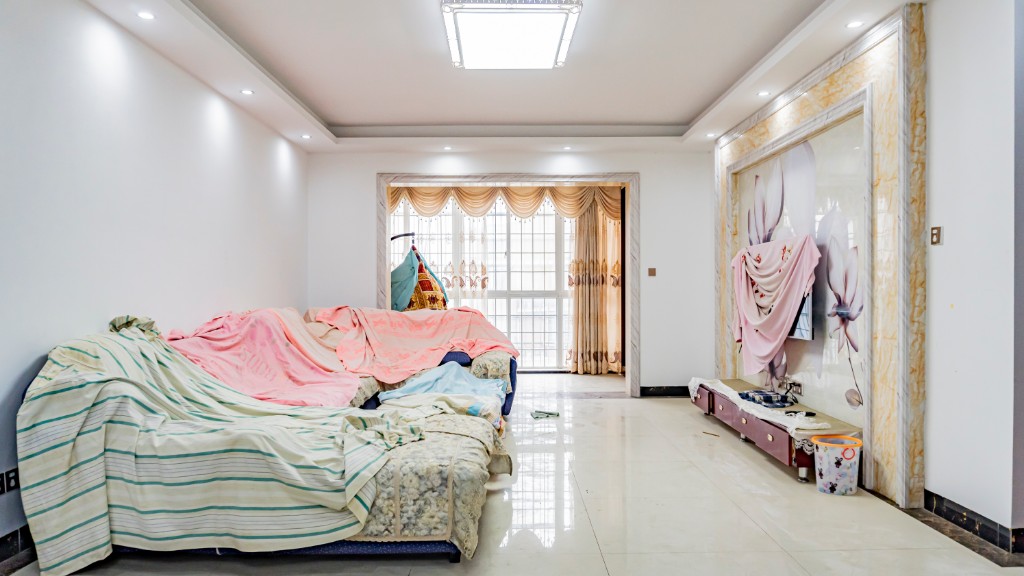 上城世家 3室2厅2卫 92.00万 上城世家 3室2厅2卫 92.00万客厅