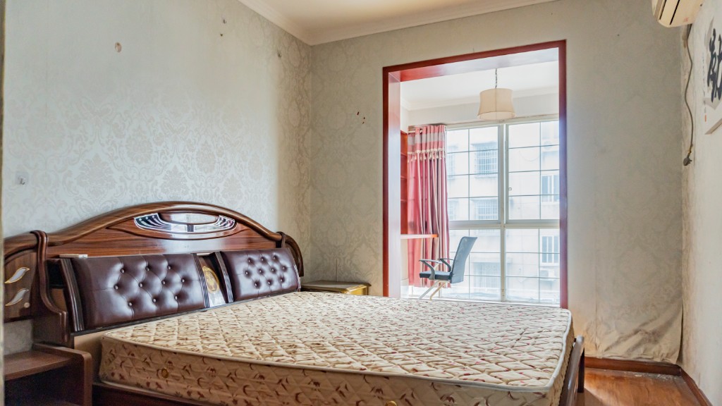 卧龙港  3室2厅2卫    53.0万 卧龙港  3室2厅2卫    53.0万客厅