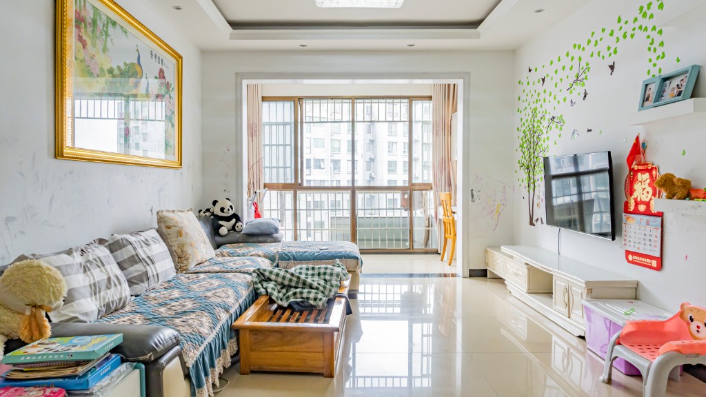 国色天香 2室2厅1卫 43.80万 国色天香 2室2厅1卫 43.80万客厅