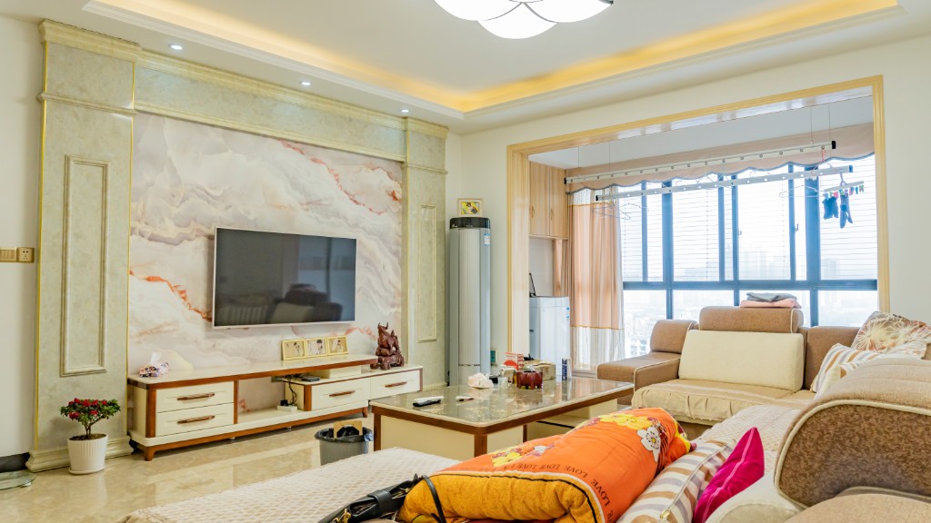 大汉资江城 4室2厅2卫 86.80万 大汉资江城 4室2厅2卫 86.80万客厅