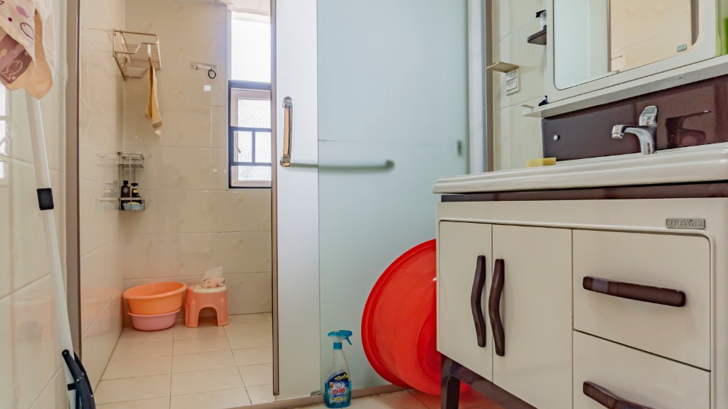 大汉资江城 4室2厅2卫 86.80万 大汉资江城 4室2厅2卫 86.80万客厅