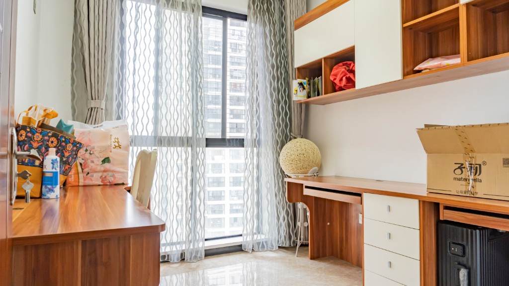 大汉资江城 4室2厅2卫 86.80万 大汉资江城 4室2厅2卫 86.80万客厅