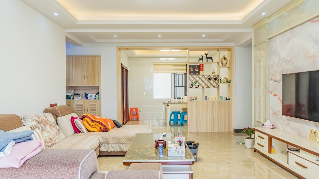 大汉资江城 4室2厅2卫 86.80万 大汉资江城 4室2厅2卫 86.80万客厅