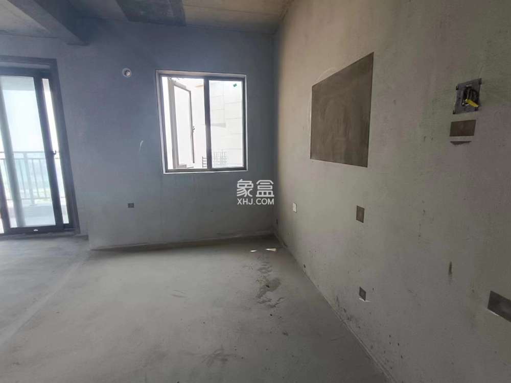 保利中央公馆  5室2厅2卫   88.00万