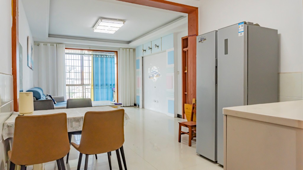 富丰大厦 2室2厅1卫 38.80万 富丰大厦 2室2厅1卫 38.80万客厅