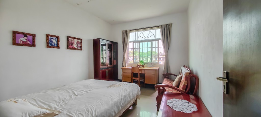 桃花仑办事处桃花仑社区  3室2厅1卫   46.80万 桃花仑办事处桃花仑社区  3室2厅1卫   46.80万客厅