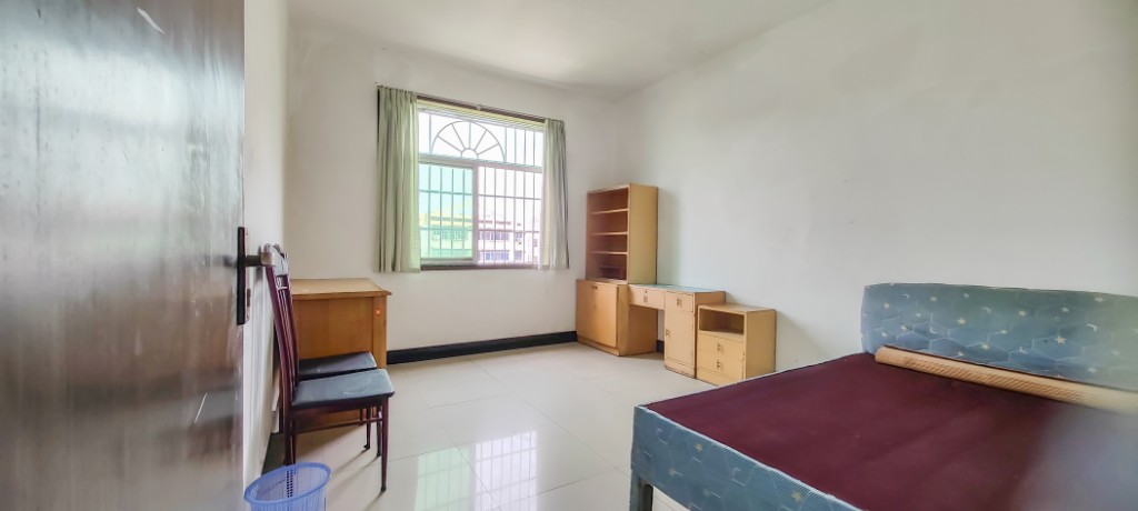 桃花仑办事处桃花仑社区  3室2厅1卫   46.80万 桃花仑办事处桃花仑社区  3室2厅1卫   46.80万客厅