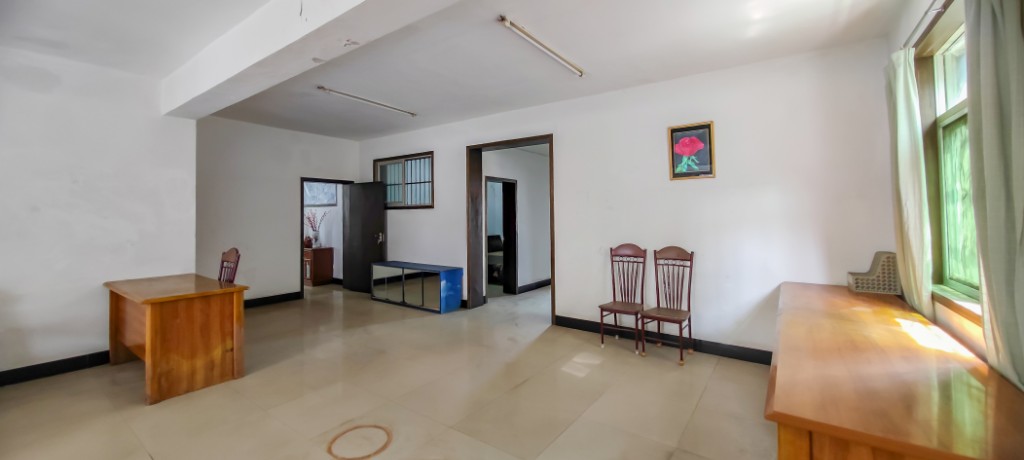 桃花仑办事处桃花仑社区  3室2厅1卫   46.80万 桃花仑办事处桃花仑社区  3室2厅1卫   46.80万客厅