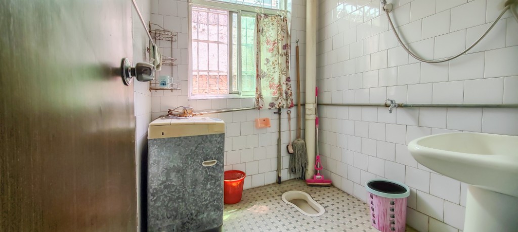 桃花仑办事处桃花仑社区  3室2厅1卫   46.80万 桃花仑办事处桃花仑社区  3室2厅1卫   46.80万客厅