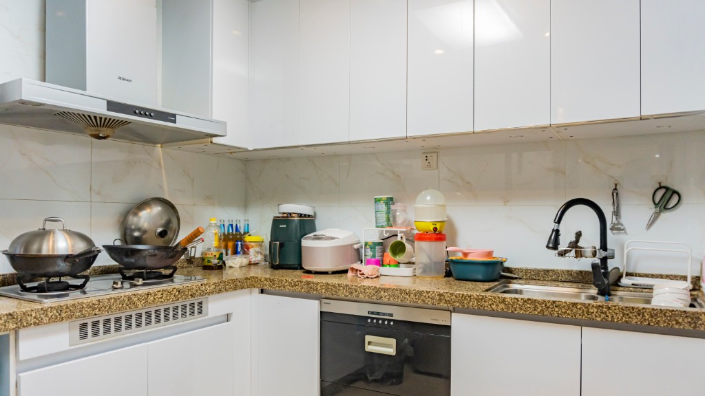 恒大绿洲  3室2厅2卫   84.80万 恒大绿洲  3室2厅2卫   84.80万客厅