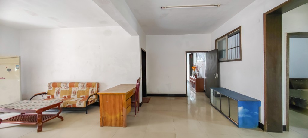 桃花仑办事处桃花仑社区  3室2厅1卫   46.80万 桃花仑办事处桃花仑社区  3室2厅1卫   46.80万客厅